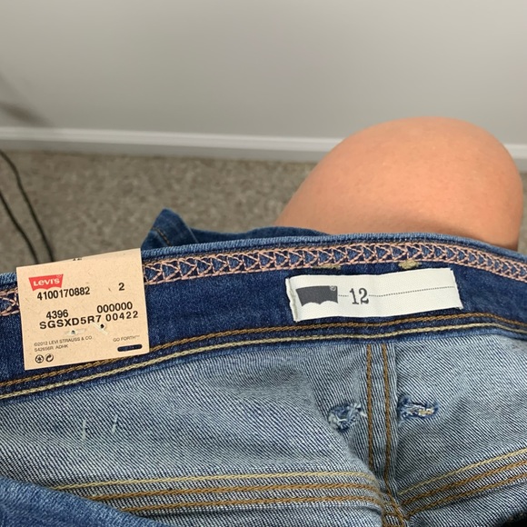 Levis NWT High Waisted Denim Dark Wash Jean Shorts - Picture 6 of 9